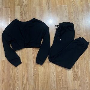 SHEIN Black Cropped Sweatshirt & Drawstring Joggers Set
